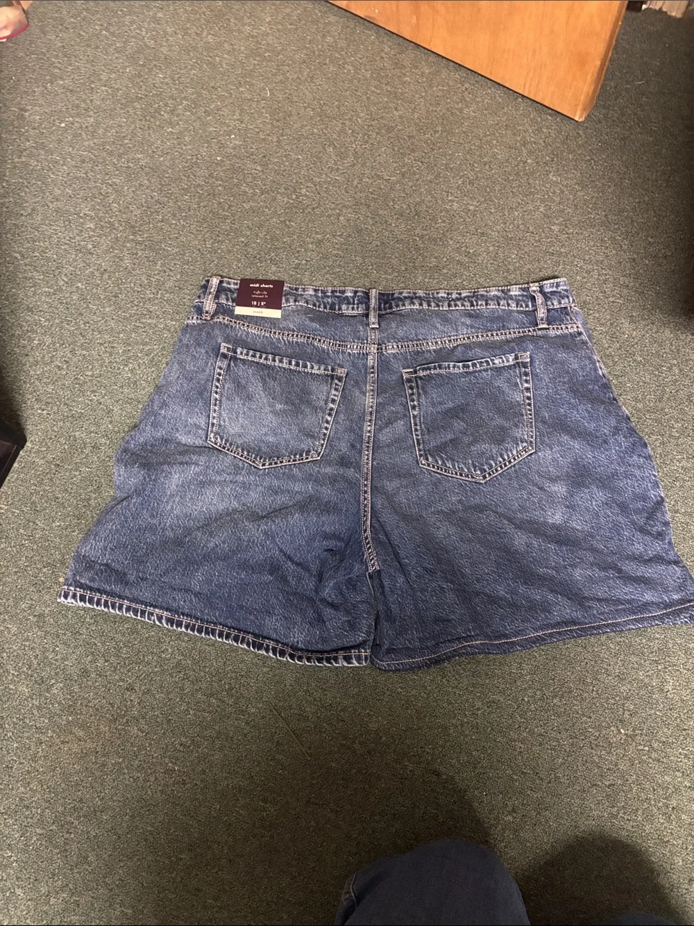 Ava & Viv Midi Shorts - Picture 4 of 4